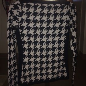 Houndstooth sweater long sleeve